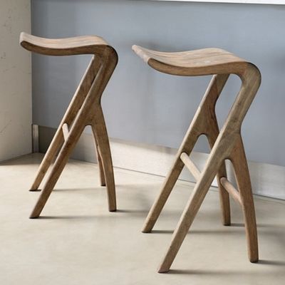 Customized high bar chair made of solid wood suitable for various bar or kitchen settings