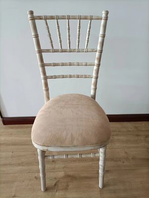 Home Furniture Mail Packing White Wash Chiavari Chairs Wood Wedding Hotel Banquet Stackable Chair with Removable Cushion