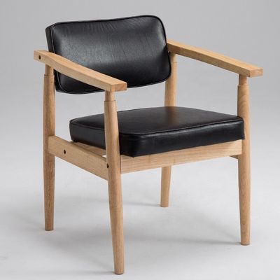 Vintage Style Antique Solid Wood Armrest Cafe Restaurant Leisure Lounge Vintage Chair with OEM Service Accepted