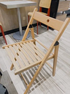 Modern Finish Nitrolacquer Wooden Folding Chairs for Hotel and Event Usage in 2023