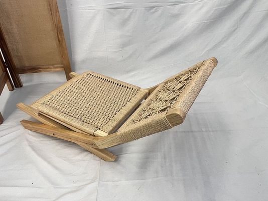 Wedding Reception and Event Hotel Furniture Solid Wood Folding Dining Chair with Nitrolacquer/PU Paint Finish