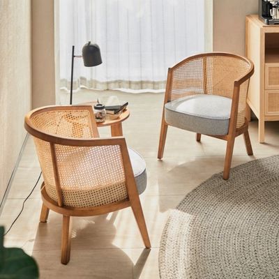Outdoor Furniture Modern Nordic French Solid Wood Frame Rattan Leisure Chair with Curved Backrest Design and Customized Colour