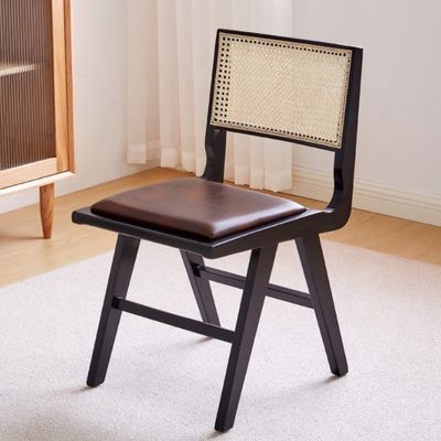 Home Furniture Antique Nordic Restaurant Rattan/Wicker Chair Solid Wood Dining Chair with Contemporary Design Style