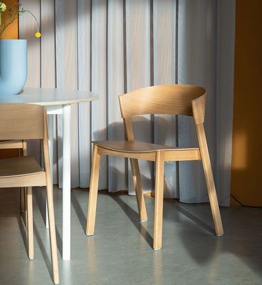 Customized Designs Stackable Wood Dining Chair for Hotel Restaurant in Modern Design