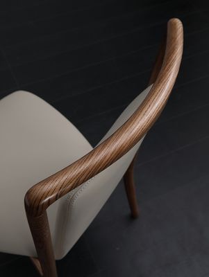 Home Furniture General Italian Design Modern Solid Wood PU Leather Dining Room Restaurant Chair with Armrest