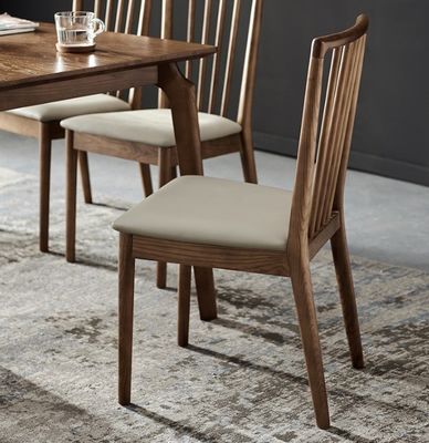 Leisure Chair Restaurant Solid Wood Dining Chair with Design and Upholstery