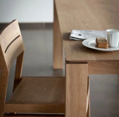 Home Furniture Solid Wood Dining Table in Natural Color for Modern Dining Room