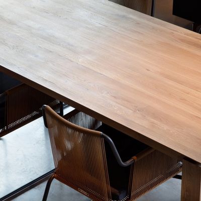 Home Furniture Solid Wood Dining Table in Natural Color for Modern Dining Room