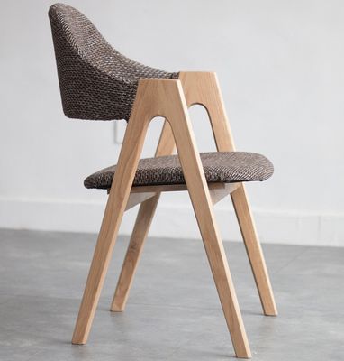 Mail Packing Nordic Style Cloth Artist Home Leisure Solid Wood Dining Chair with Rubber Wood Frame