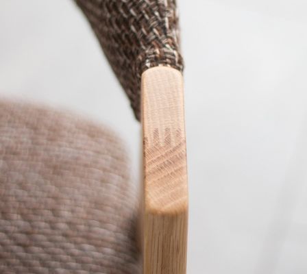 Mail Packing Nordic Style Cloth Artist Home Leisure Solid Wood Dining Chair with Rubber Wood Frame