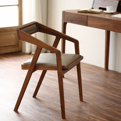 Home Furniture Modern Nordic Design Wooden Dining Room Chair with Solid Wood and PU Leather
