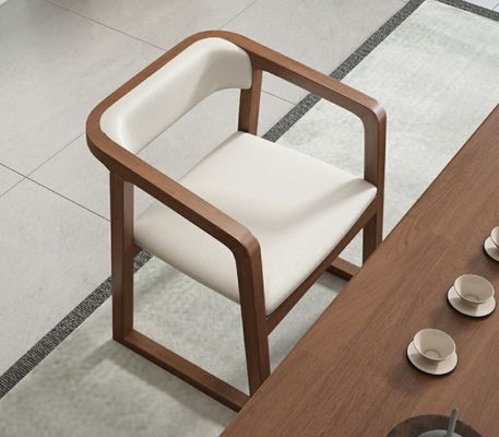 Mail Packing Solid Wood PU Leather Dining Room Chair in Nordic Design and Black/Walnut/Customized Color for Modern Dining