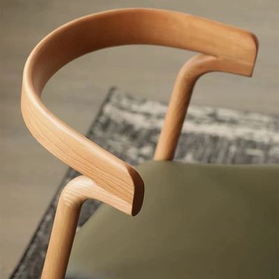 Customized Designs Solid Wood Chair for Restaurant in Modern Design