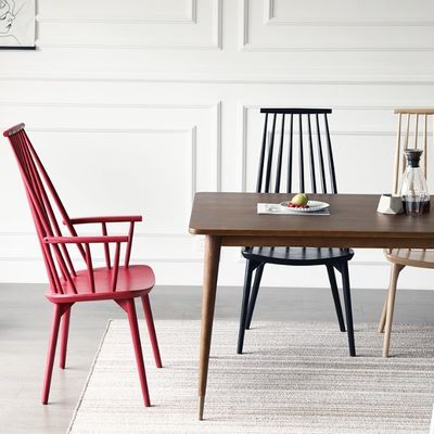 Solid Wood Modern Restaurant Chair for Natural Rattan Dining in Luxury Hotels and Restaurants