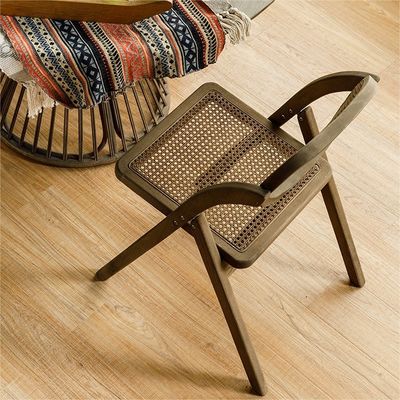 Modern Nordic Style Dining Chair Made of Solid Wood and Foldable for Restaurant