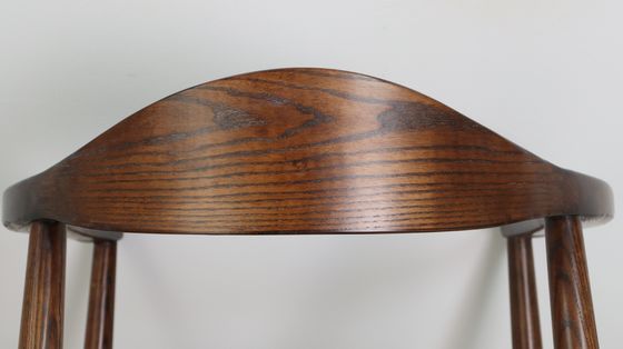 Nitrolacquer Finish Nordic Solid Wood Armrest Cushion Chair for Dining Hotel Home Presidential Chair Restaurant Cafe Store