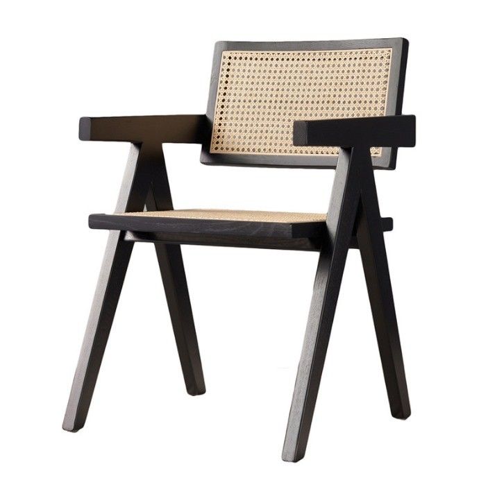 Custom Solid Wood Armrest Rattan Chair for Indoor Classical Dining Furniture in Restaurants